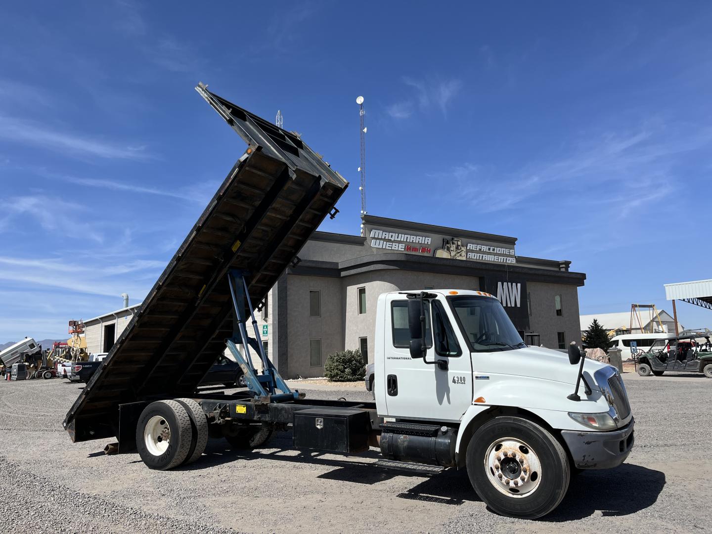 ./imagenes/INVOICE/2019/18000/CAMION PLATAFORMA INTERNATIONAL 4300 (66).JPG